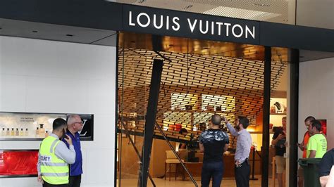 Wayne Robert Ninyette jailed for ram raid on Louis Vuitton store 